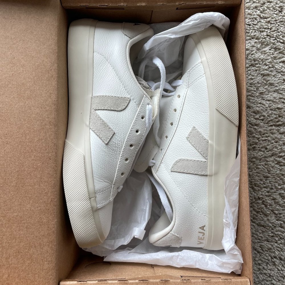 VEJA Campo Sneaker EXTRA WHITE NATURAL SUEDE Size 7